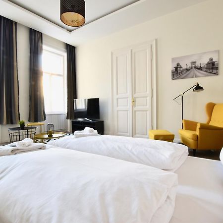 Standard Apartment By Hi5 - Dessewffy 39 Budapest Exterior photo